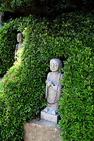 Danh thắng Đông Hải Long Cung Tự
