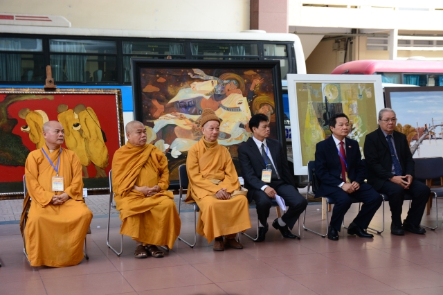 TP. HCM: Khai mạc triển lãm tranh &quot;Đất nước, con người Việt Nam với Phật giáo&quot;