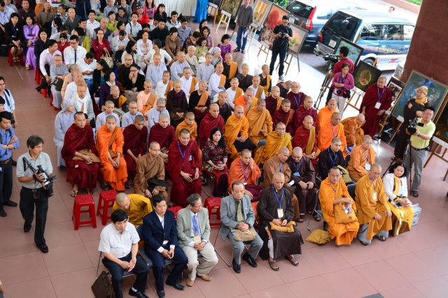 TP. HCM: Khai mạc triển lãm tranh &quot;Đất nước, con người Việt Nam với Phật giáo&quot;
