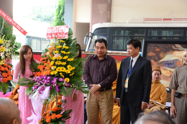 TP. HCM: Khai mạc triển lãm tranh &quot;Đất nước, con người Việt Nam với Phật giáo&quot;