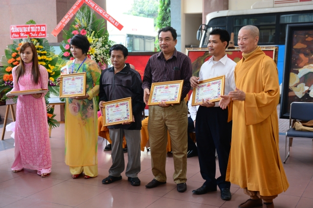 TP. HCM: Khai mạc triển lãm tranh &quot;Đất nước, con người Việt Nam với Phật giáo&quot;