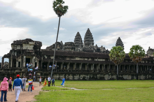 Ấn tượng chuyến du lịch đón Vu Lan và từ thiện tai Campuchia
