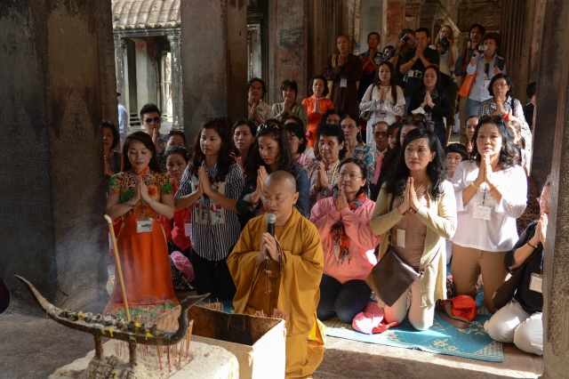 Ấn tượng chuyến du lịch đón Vu Lan và từ thiện tai Campuchia