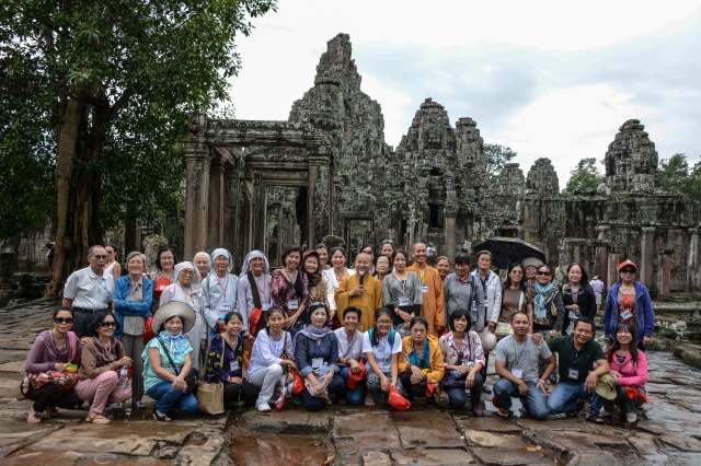 Ấn tượng chuyến du lịch đón Vu Lan và từ thiện tai Campuchia