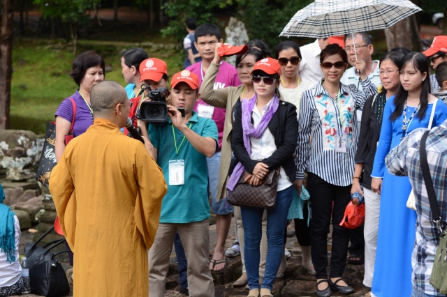 Ấn tượng chuyến du lịch đón Vu Lan và từ thiện tai Campuchia
