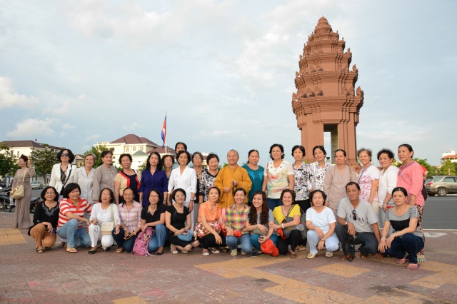 Ấn tượng chuyến du lịch đón Vu Lan và từ thiện tai Campuchia