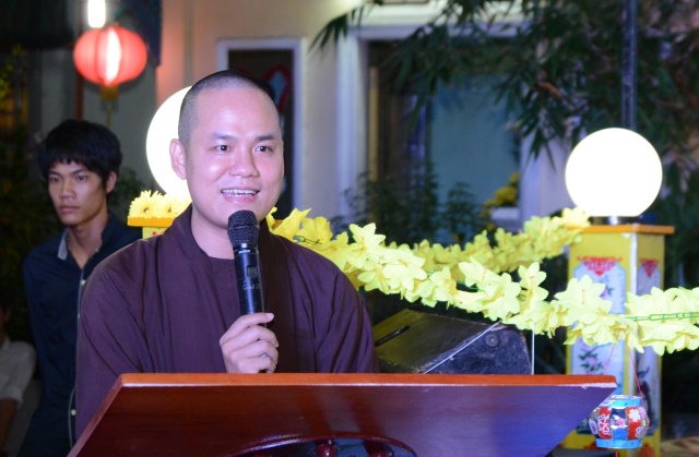 TP. HCM: Tưng bừng Đêm Hội Trăng Rằm tại chùa Thiên Chánh