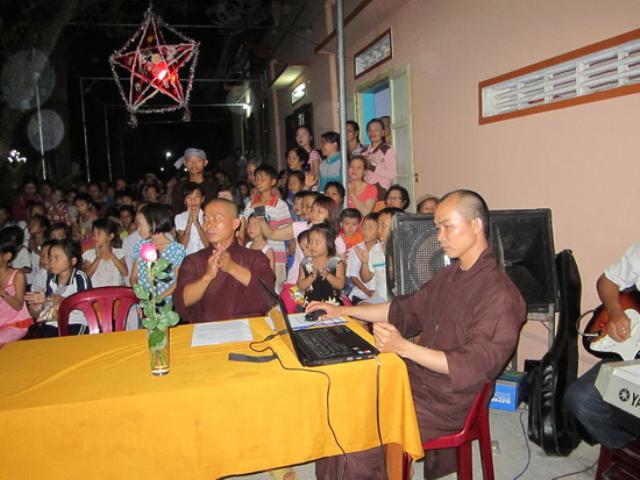 “Đêm hội trăng rằm” ở chùa Bảo Phước