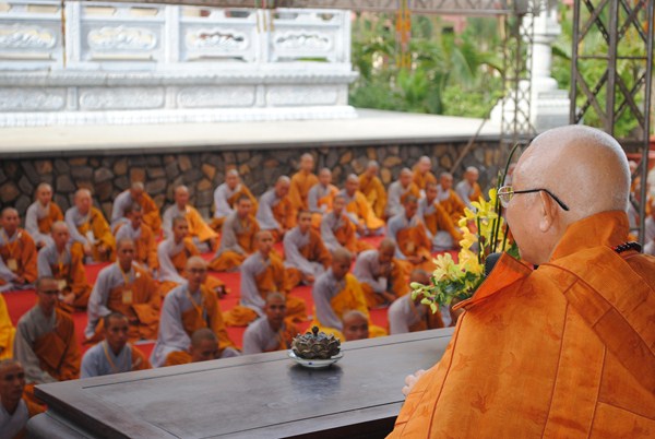 Đại Giới Đàn Quảng Đức: Hòa Thượng Tuyên Luật Sư Giáo Giới