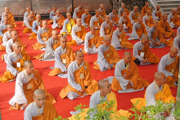 Đại Giới Đàn Quảng Đức: Hòa Thượng Tuyên Luật Sư Giáo Giới