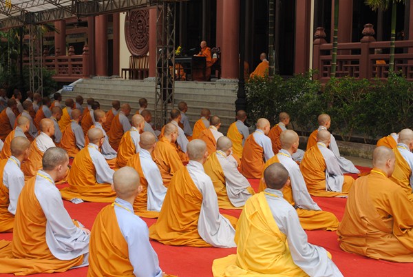 Đại Giới Đàn Quảng Đức: Hòa Thượng Tuyên Luật Sư Giáo Giới