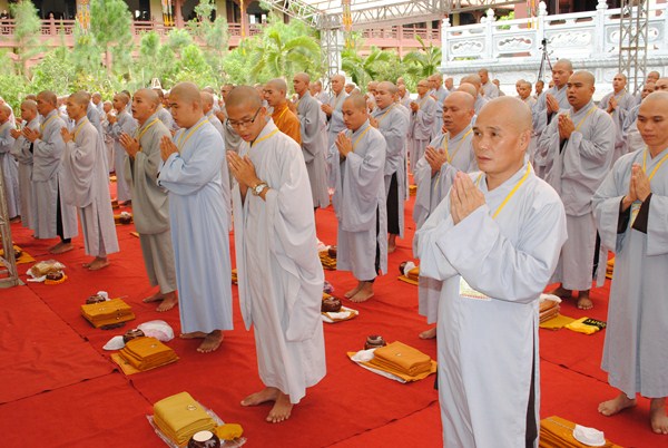 Đại Giới Đàn Quảng Đức: Hòa Thượng Tuyên Luật Sư Giáo Giới