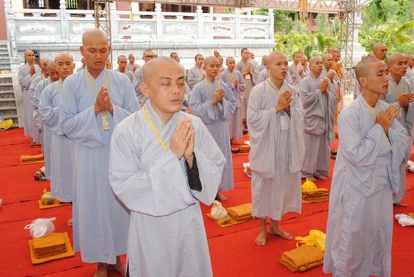 Đại Giới Đàn Quảng Đức: Hòa Thượng Tuyên Luật Sư Giáo Giới