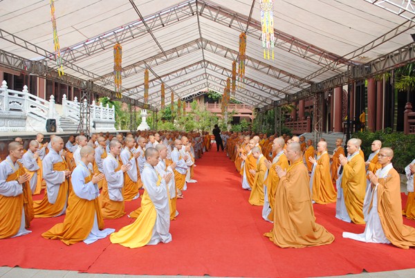 Đại Giới Đàn Quảng Đức: Hòa Thượng Tuyên Luật Sư Giáo Giới