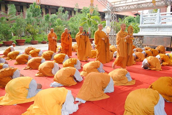 Đại Giới Đàn Quảng Đức: Hòa Thượng Tuyên Luật Sư Giáo Giới
