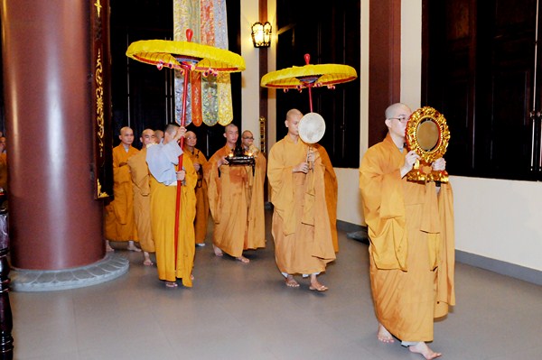 Đại Giới Đàn Quảng Đức: Tuyên Thanh Qui - Khai Chung Bảng - Niêm Đàn Sái Tịnh - Tụng Luật
