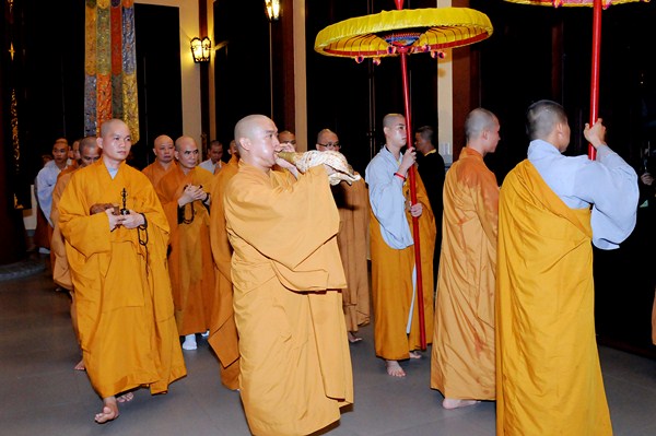 Đại Giới Đàn Quảng Đức: Tuyên Thanh Qui - Khai Chung Bảng - Niêm Đàn Sái Tịnh - Tụng Luật
