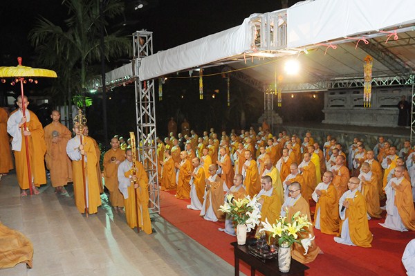 Đại Giới Đàn Quảng Đức: Tuyên Thanh Qui - Khai Chung Bảng - Niêm Đàn Sái Tịnh - Tụng Luật