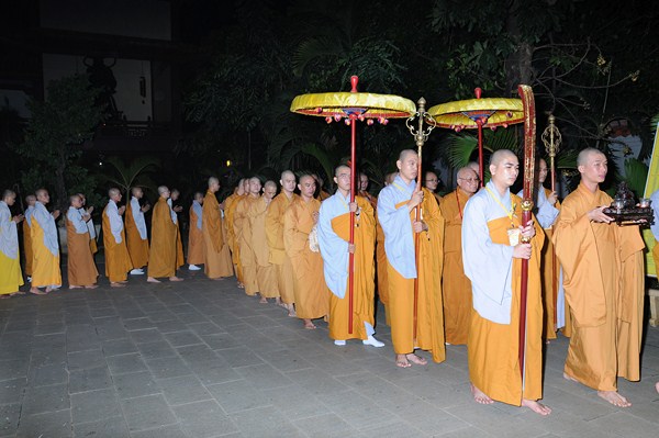 Đại Giới Đàn Quảng Đức: Tuyên Thanh Qui - Khai Chung Bảng - Niêm Đàn Sái Tịnh - Tụng Luật