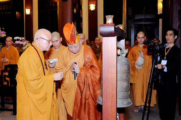 Đại Giới Đàn Quảng Đức: Tuyên Thanh Qui - Khai Chung Bảng - Niêm Đàn Sái Tịnh - Tụng Luật