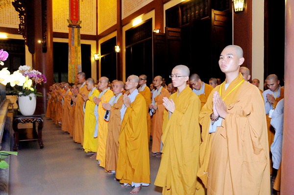 Đại Giới Đàn Quảng Đức: Tuyên Thanh Qui - Khai Chung Bảng - Niêm Đàn Sái Tịnh - Tụng Luật