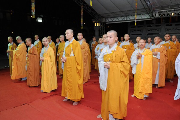Đại Giới Đàn Quảng Đức: Tuyên Thanh Qui - Khai Chung Bảng - Niêm Đàn Sái Tịnh - Tụng Luật