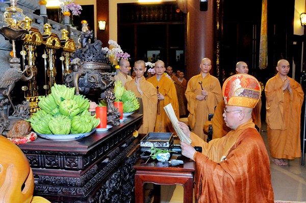 Đại Giới Đàn Quảng Đức: Tuyên Thanh Qui - Khai Chung Bảng - Niêm Đàn Sái Tịnh - Tụng Luật