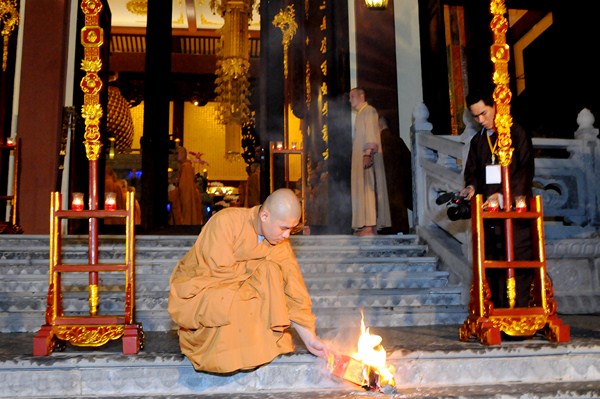 Đại Giới Đàn Quảng Đức: Tuyên Thanh Qui - Khai Chung Bảng - Niêm Đàn Sái Tịnh - Tụng Luật