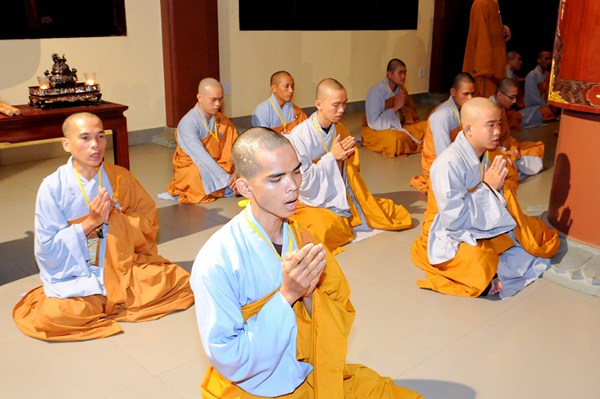 Đại Giới Đàn Quảng Đức: Tuyên Thanh Qui - Khai Chung Bảng - Niêm Đàn Sái Tịnh - Tụng Luật
