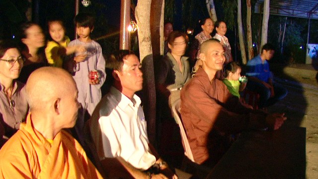 Nha Trang: Chùa Linh Quang tổ chức Đêm Văn nghệ Quay về tuổi thơ