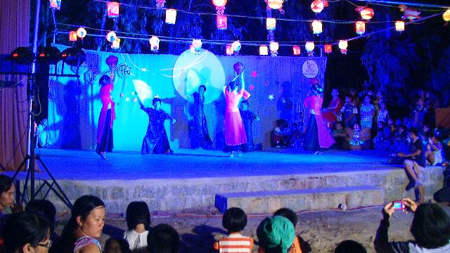 Nha Trang: Chùa Linh Quang tổ chức Đêm Văn nghệ Quay về tuổi thơ