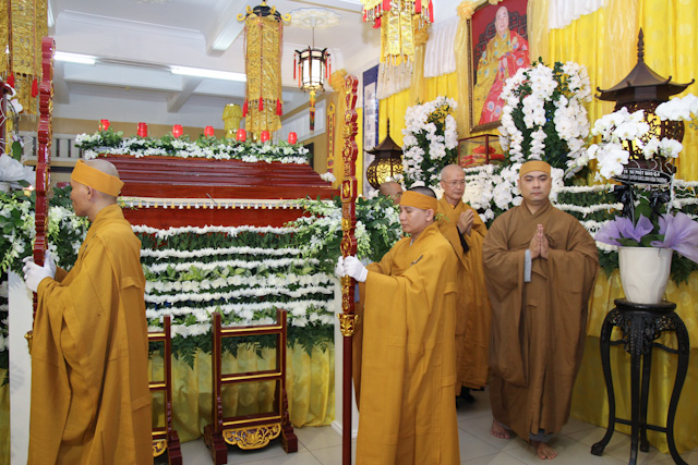 Ngày thứ 2: Các phái đoàn viếng tang cố HT. Thích Nhật Quang