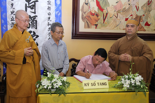 Ngày thứ 2: Các phái đoàn viếng tang cố HT. Thích Nhật Quang