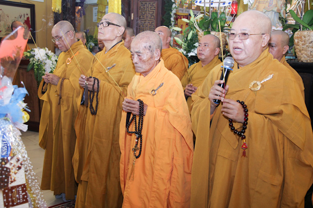Ngày thứ 2: Các phái đoàn viếng tang cố HT. Thích Nhật Quang