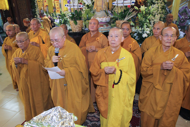 Ngày thứ 2: Các phái đoàn viếng tang cố HT. Thích Nhật Quang