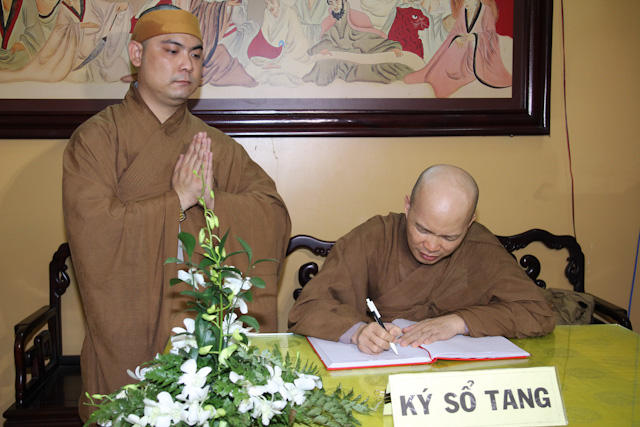 Ngày thứ 2: Các phái đoàn viếng tang cố HT. Thích Nhật Quang