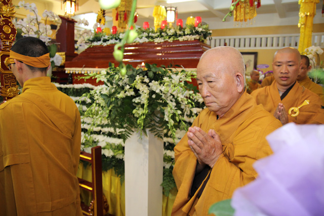 Ngày thứ 2: Các phái đoàn viếng tang cố HT. Thích Nhật Quang