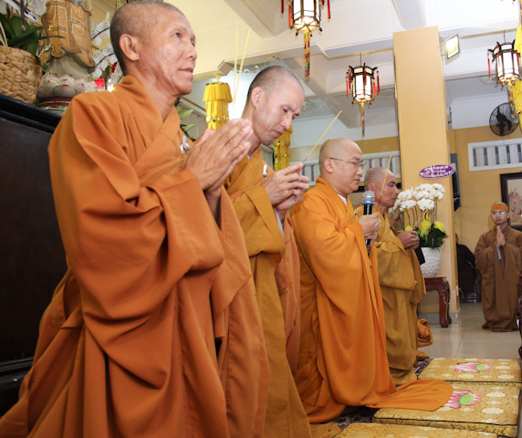 Ngày thứ 2: Các phái đoàn viếng tang cố HT. Thích Nhật Quang