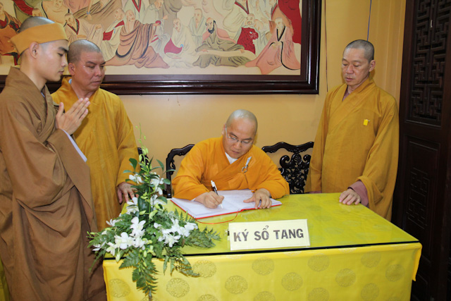 Ngày thứ 2: Các phái đoàn viếng tang cố HT. Thích Nhật Quang