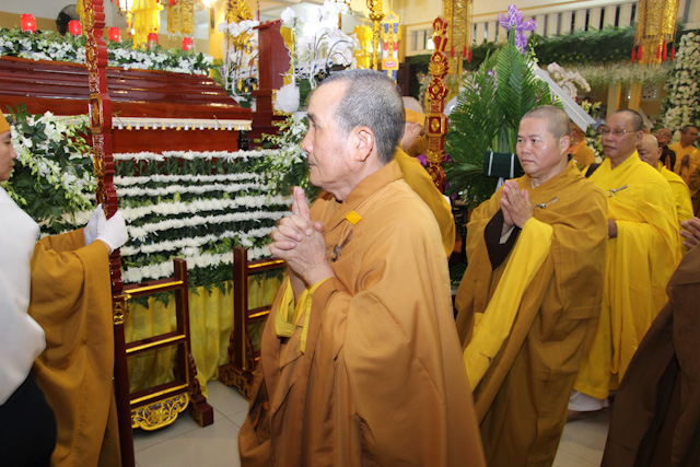 Ngày thứ 2: Các phái đoàn viếng tang cố HT. Thích Nhật Quang