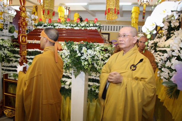 Ngày thứ 2: Các phái đoàn viếng tang cố HT. Thích Nhật Quang