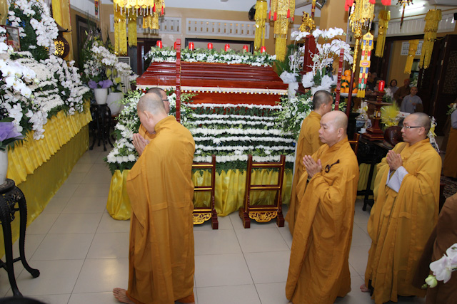 Ngày thứ 2: Các phái đoàn viếng tang cố HT. Thích Nhật Quang
