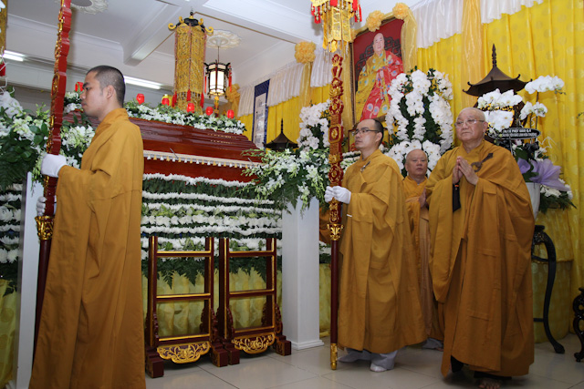 Ngày thứ 2: Các phái đoàn viếng tang cố HT. Thích Nhật Quang