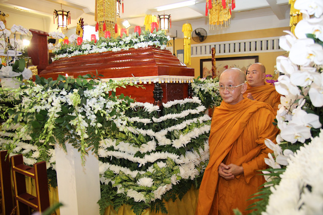 Ngày thứ 2: Các phái đoàn viếng tang cố HT. Thích Nhật Quang