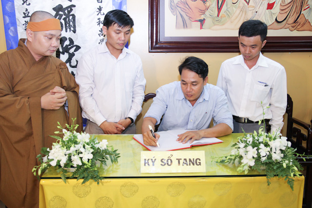 Ngày thứ 2: Các phái đoàn viếng tang cố HT. Thích Nhật Quang