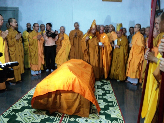 Khánh Hòa: Lễ nhập kim quan cố Đại lão HT.Thích Chánh Tín