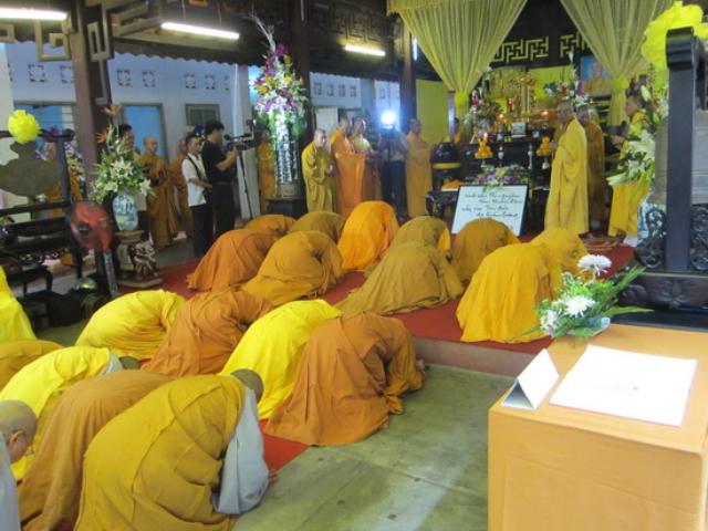 Lễ cúng ngọ - Tiến Giác linh cố Đại lão HT Thích Chí Tín