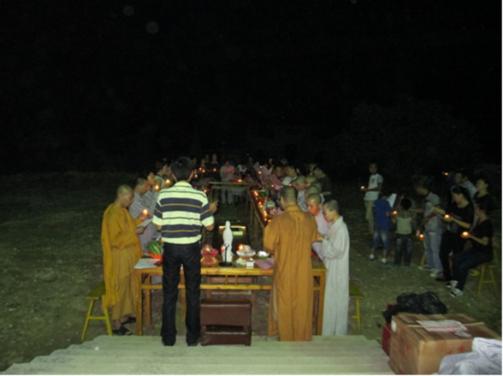 Tăng Ni Du Học Sinh Tham Gia Lễ Tết Trung Thu Tại Chùa Trung Quốc