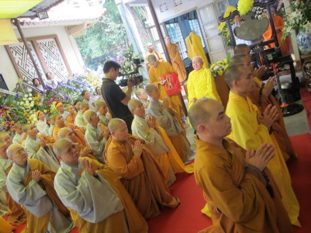 Lễ cúng ngọ - Tiến Giác linh cố Đại lão HT Thích Chí Tín