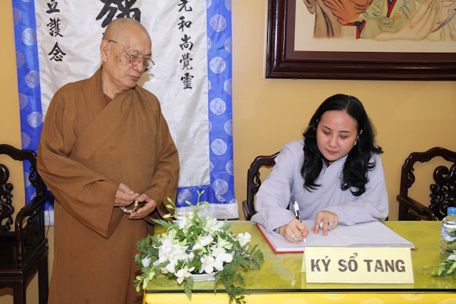 Ngày thứ 3: Các phái đoàn viếng tang cố HT. Thích Nhật Quang